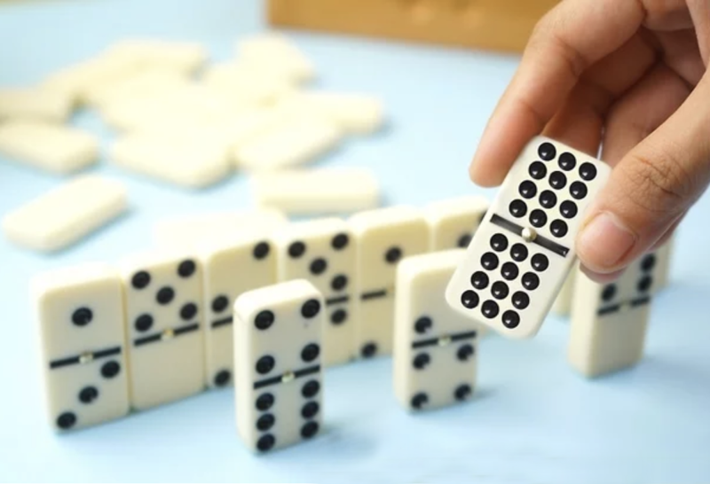 MEXICAN TRAIN NIGHT DETAIL